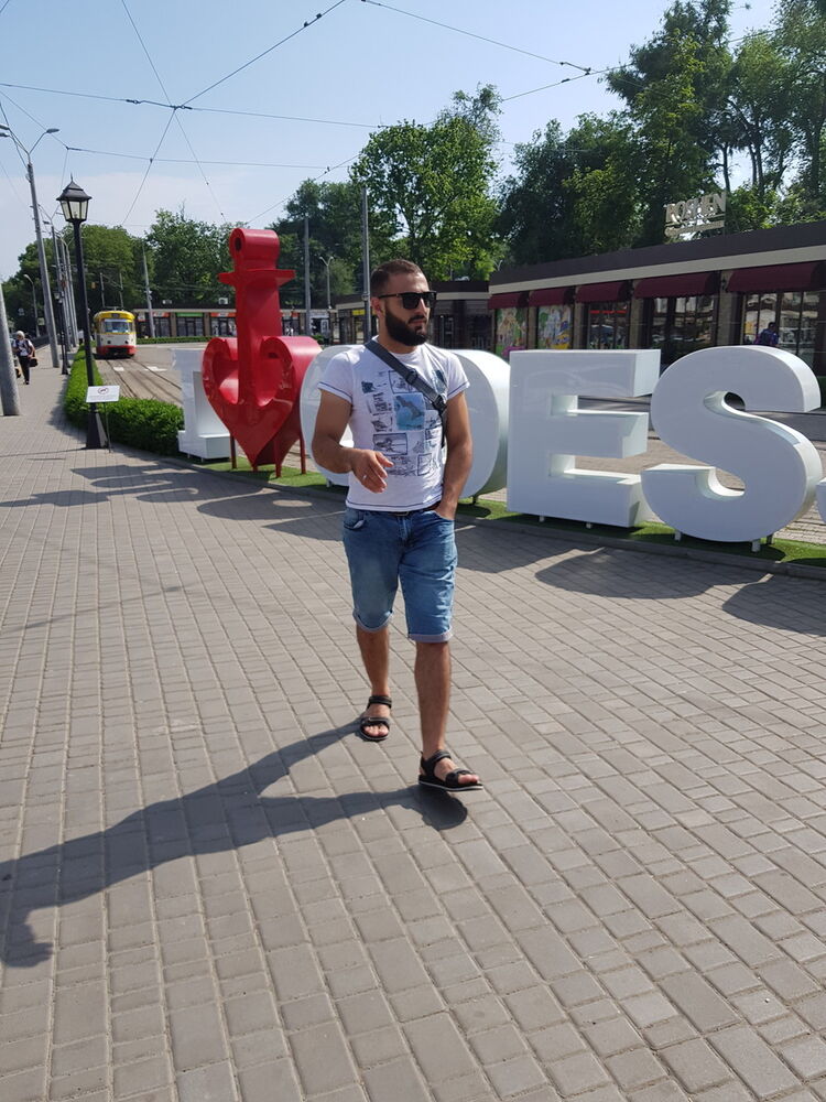  ,   Davit, 27 ,   ,   , c 