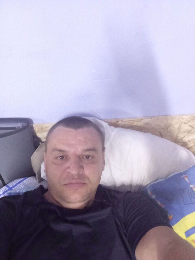  52895005  Romalenov, 42 ,    