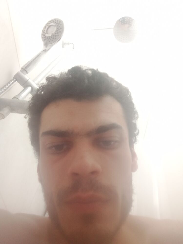  42612385  Robert, 28 ,    
