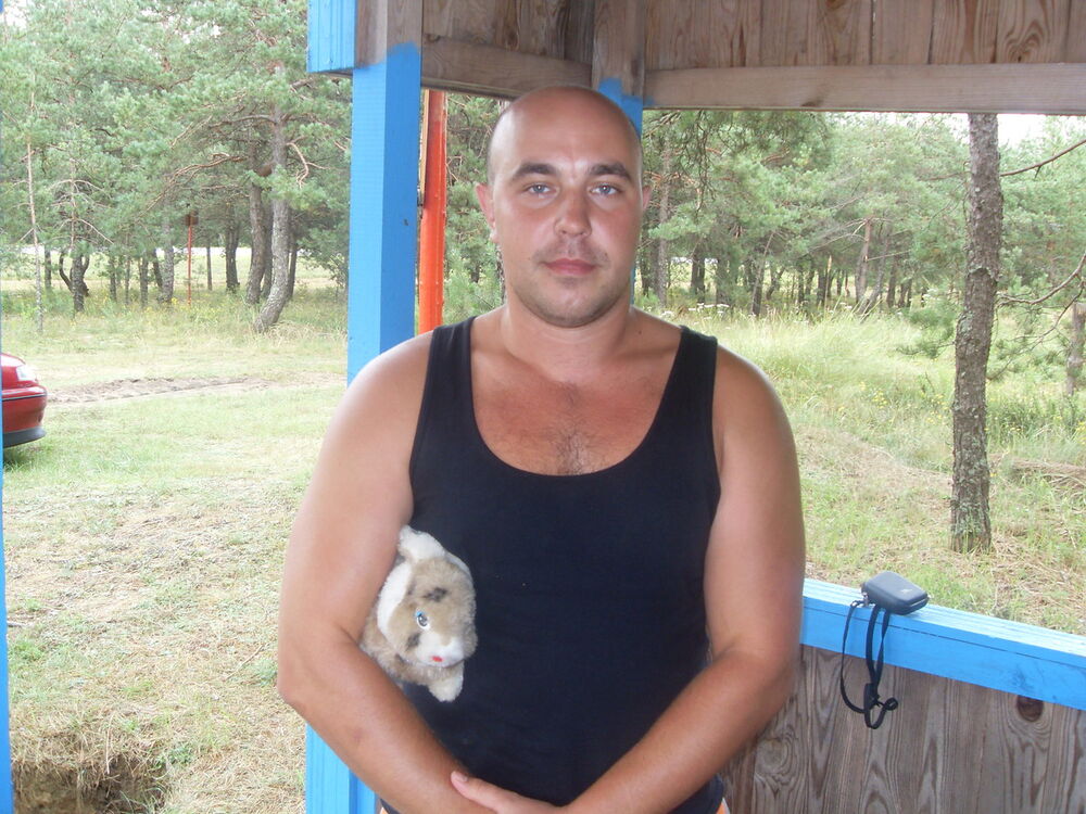  5945905  Sergeiy 25, 41 ,    