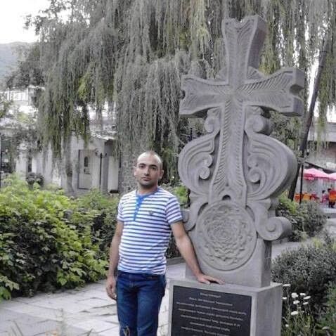  ,   Karlen, 33 ,   