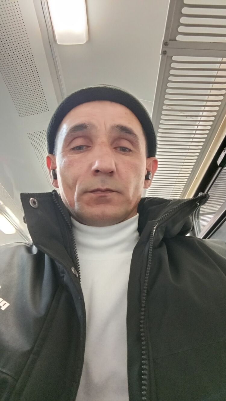  42281215  , 40 ,    