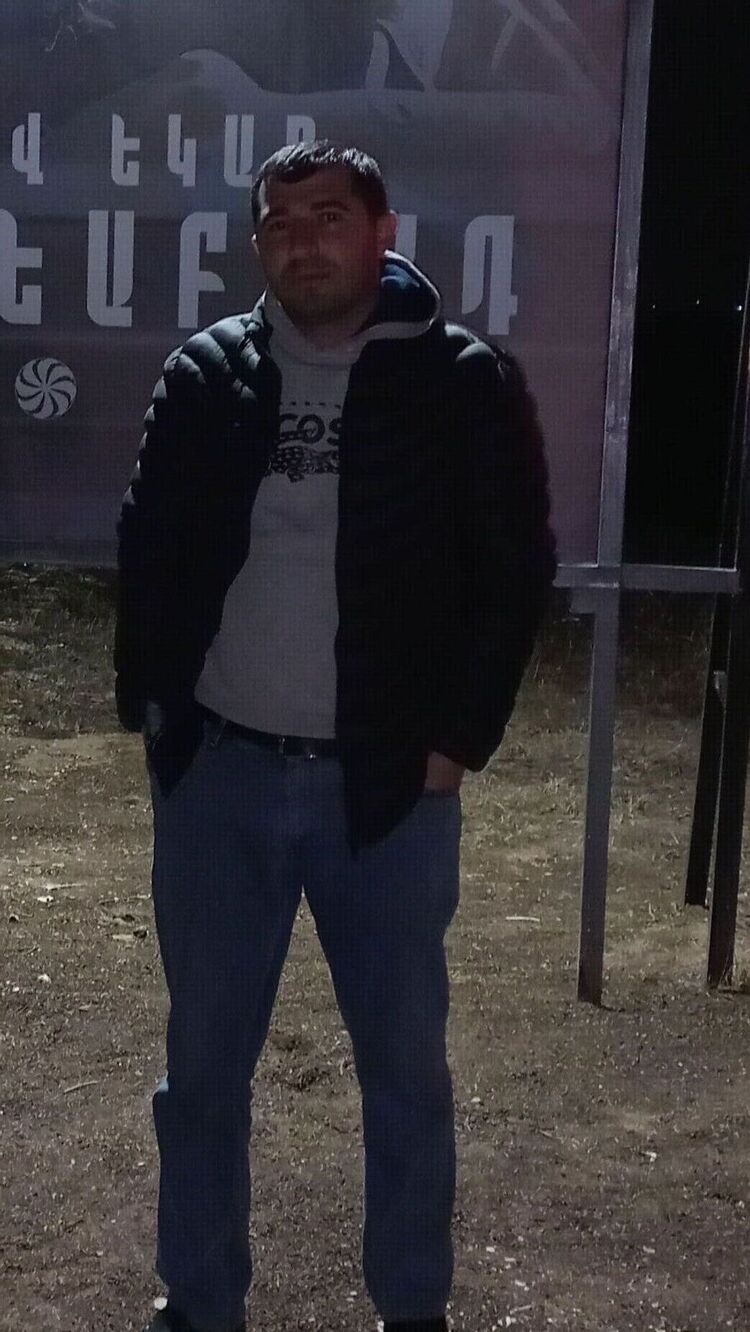  54022675  Arsen, 30 ,    