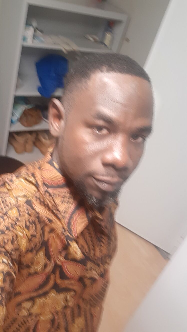  48648755  MohamedCross, 36 ,    