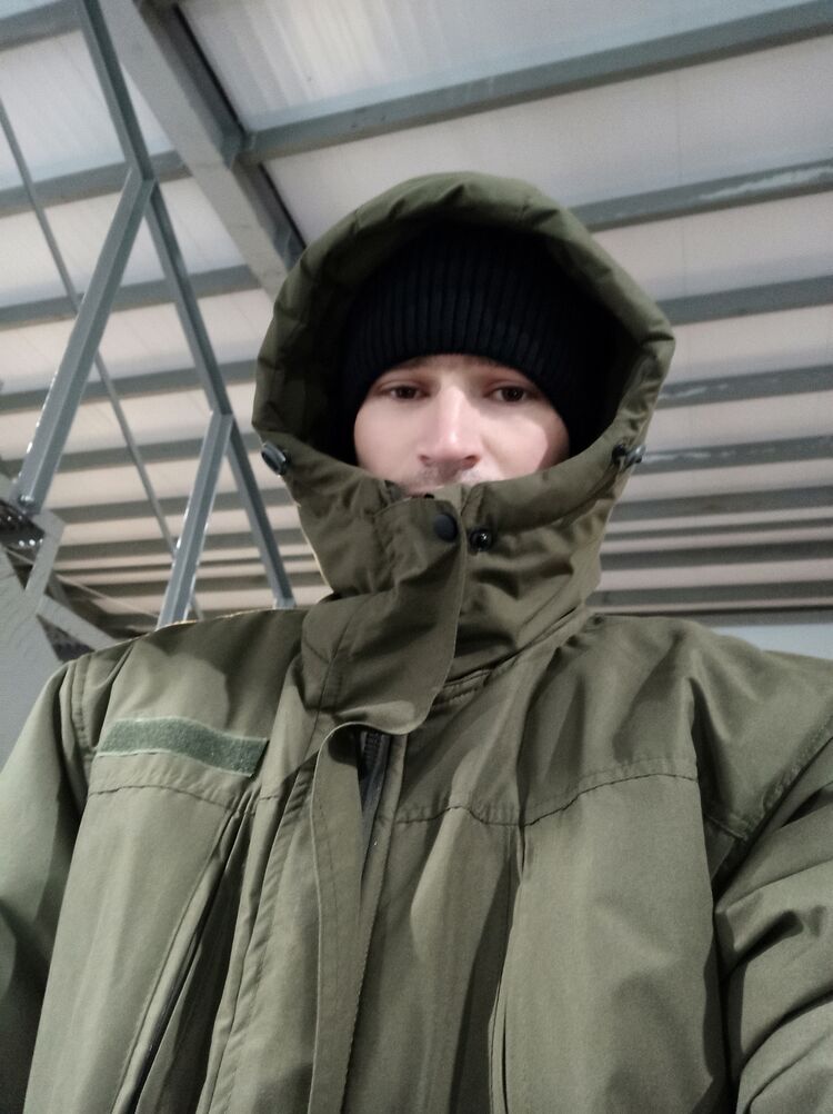  48946825  Davlat, 21 ,    