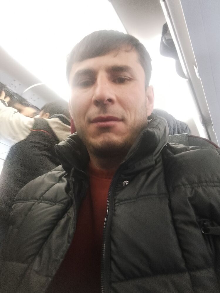 51505295  Rustam, 41 ,    