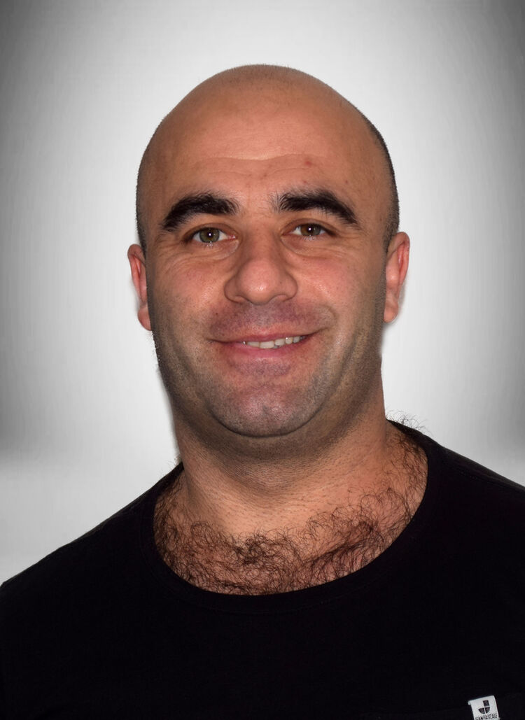  48013965  Roma, 33 ,    