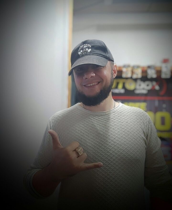  ,   Ivan, 37 ,   ,   , c , 