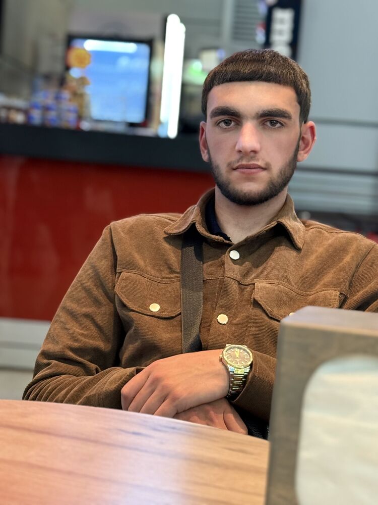  ,   Sargis, 25 ,   ,   