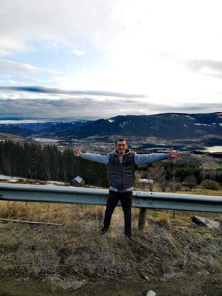  ,   Anton, 43 ,   ,   , c 