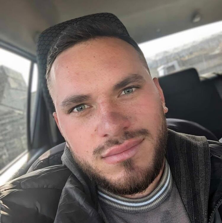  ,   Valeri, 25 ,   ,   