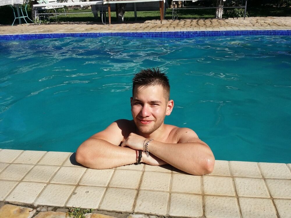  15358325  Roma, 35 ,    