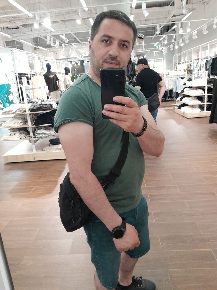  52930615  Serkan, 40 ,    