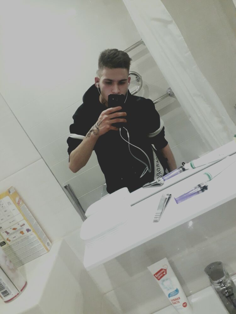  31587175  Georgy, 22 ,    