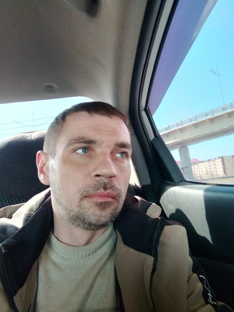  34803655  Denis, 41 ,     
