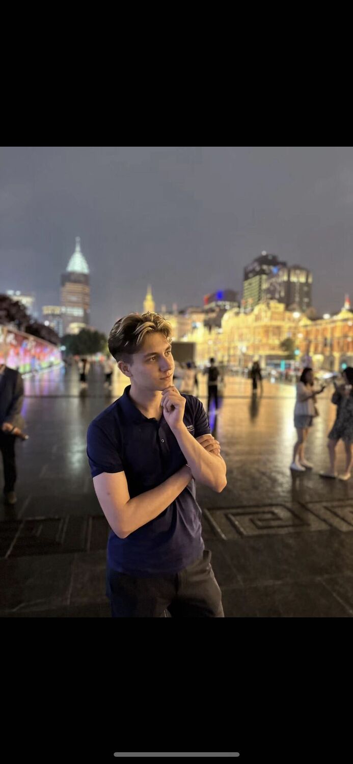  ,   Vlad, 21 ,   ,   
