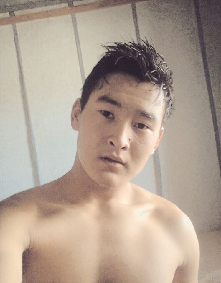  4421075  Munduz, 32 ,    