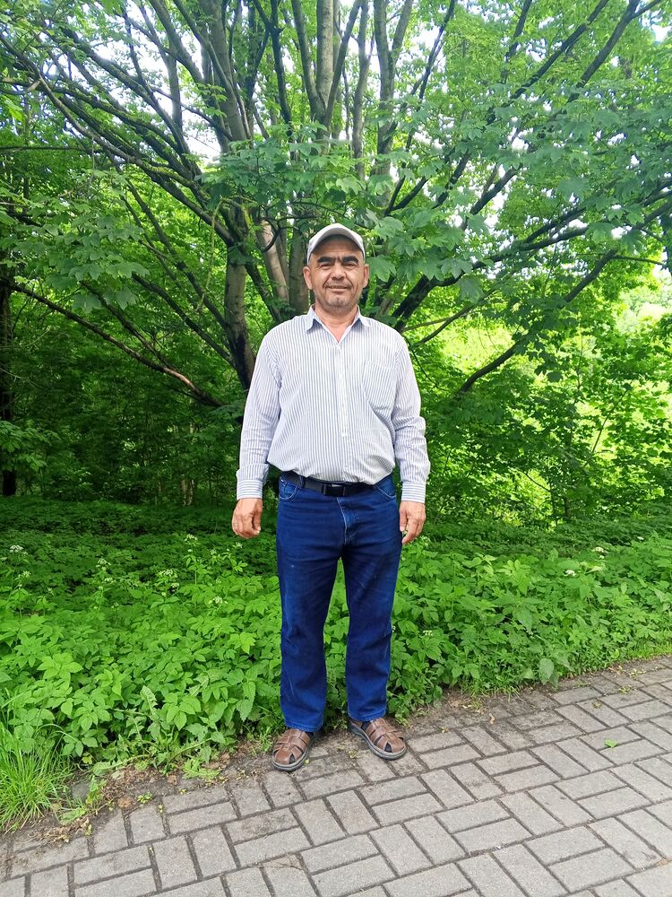  53279685  Alisher, 49 ,    