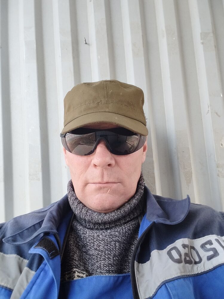  43652385  Alex, 53 ,    