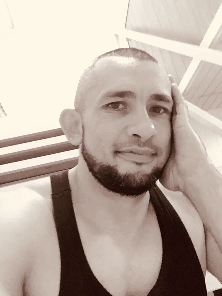  54615975  Viktor, 35 ,    