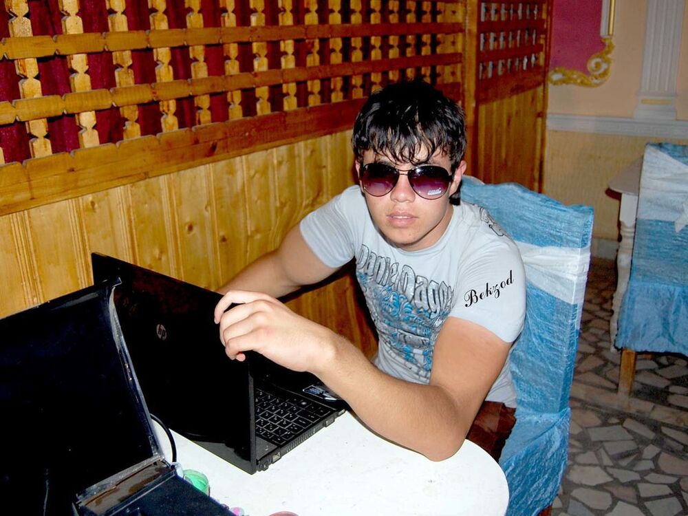  ,   Bekzod, 32 ,   ,   , c 