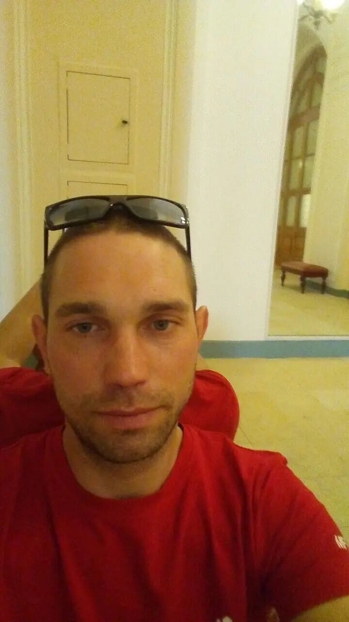  49756835  , 40 ,     