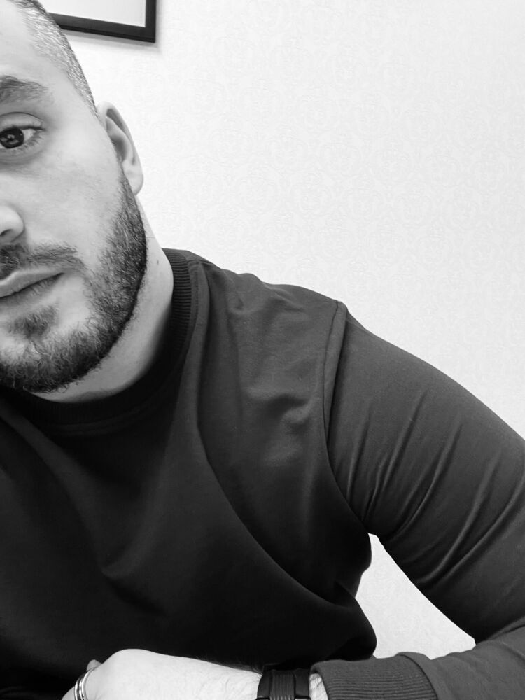  44040925  Beka, 29 ,    