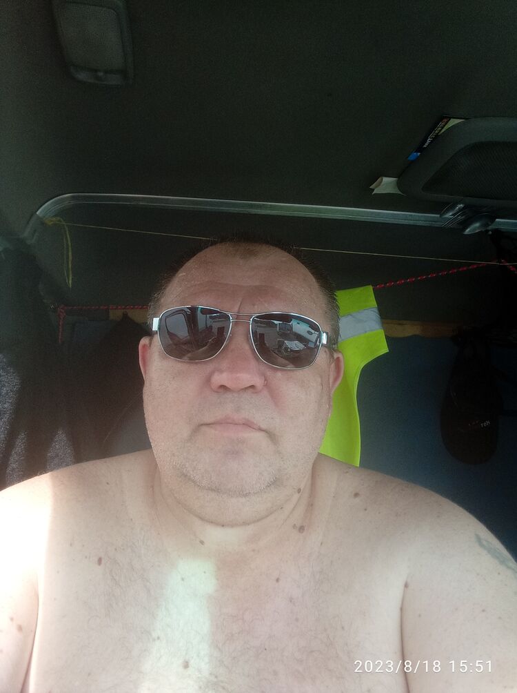  42067385  Ivan, 51 ,     