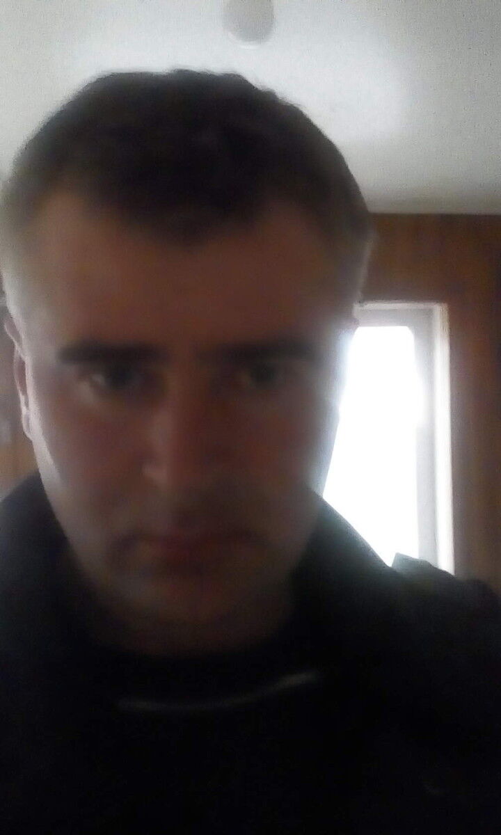  15987485  Petr, 48 ,    