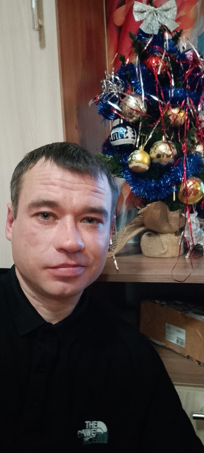  41166305  Viktor, 35 ,    