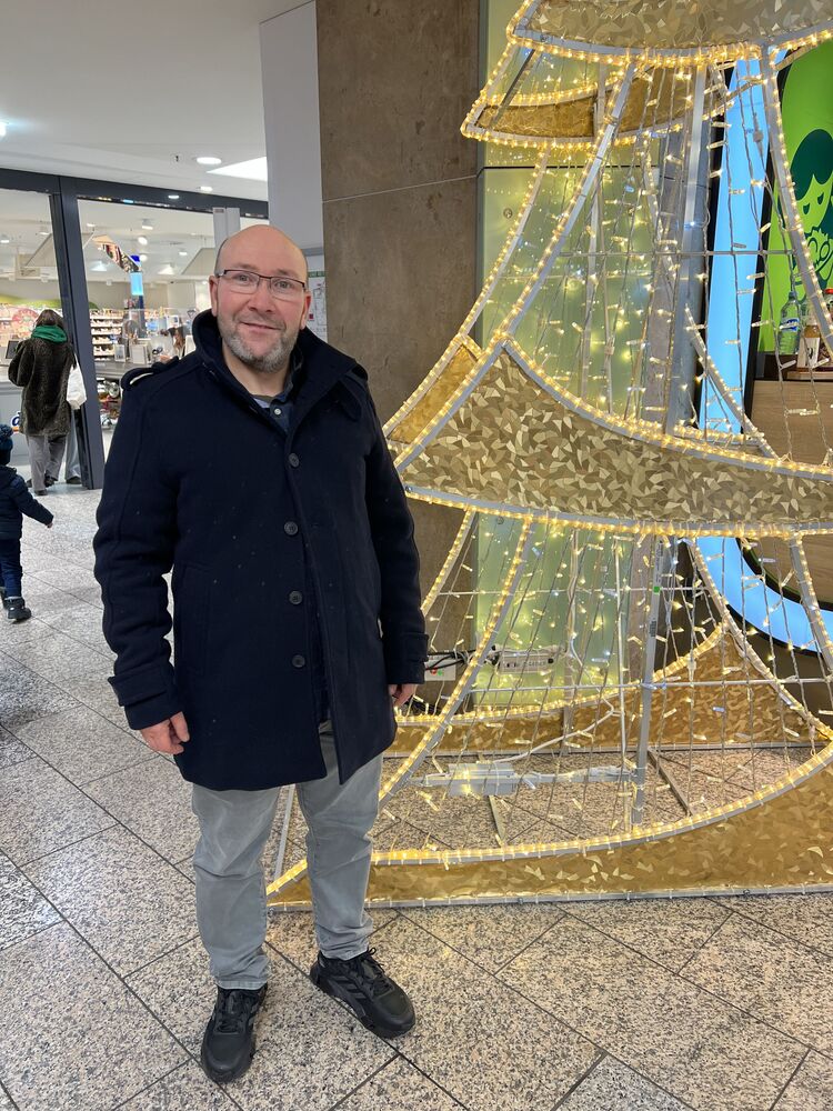  44084745  Deniz, 47 ,    Essen
