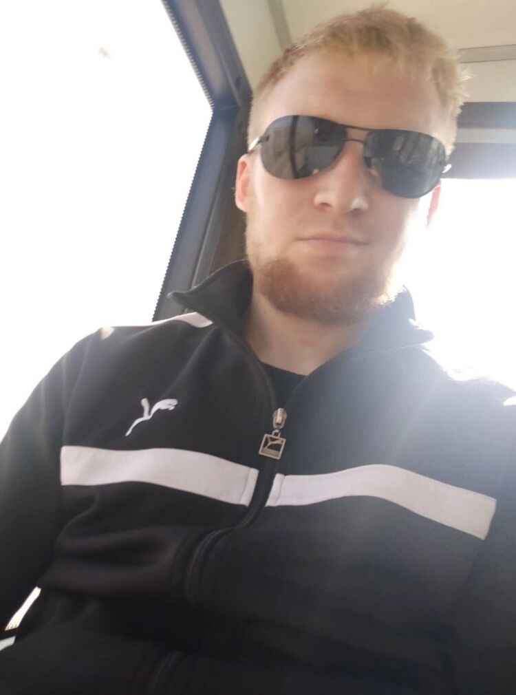  ,   Artyom, 30 ,   ,   