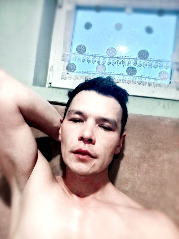  ,   Roman, 33 ,   ,   