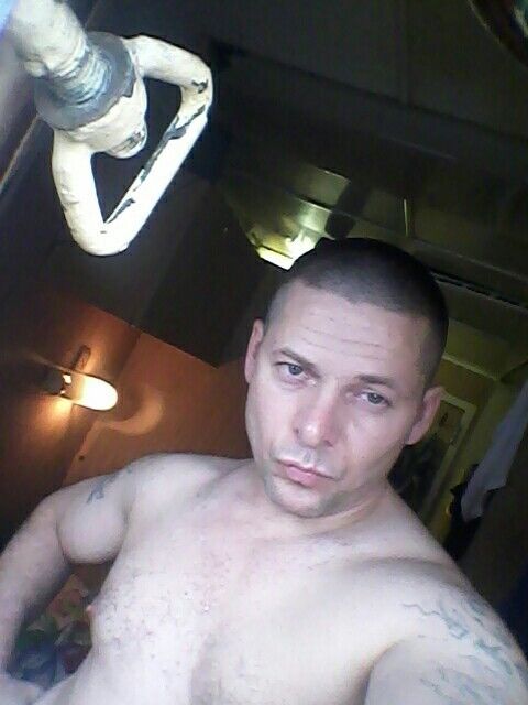  7775895  Leenkor, 49 ,    