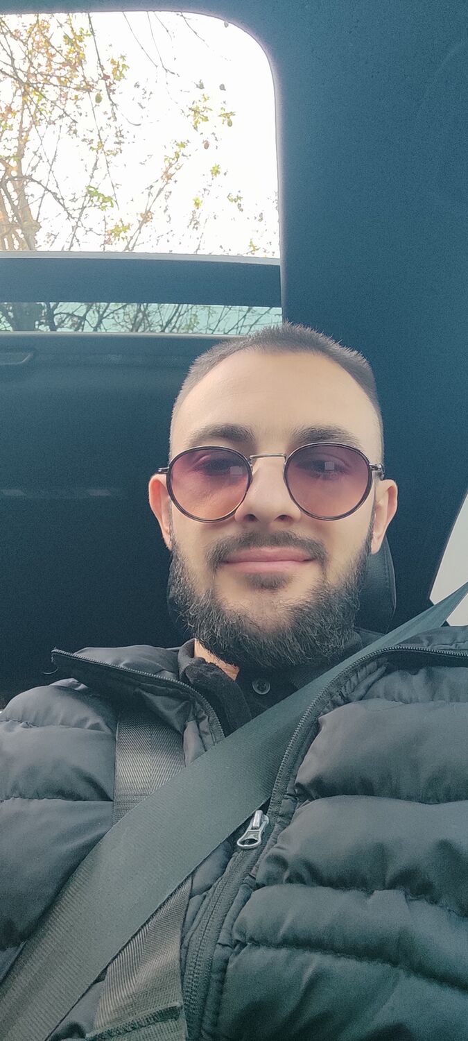  ,   Sergiu, 32 ,   ,   