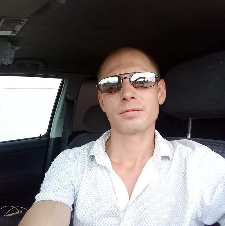  41147195  Nicolai, 37 ,    