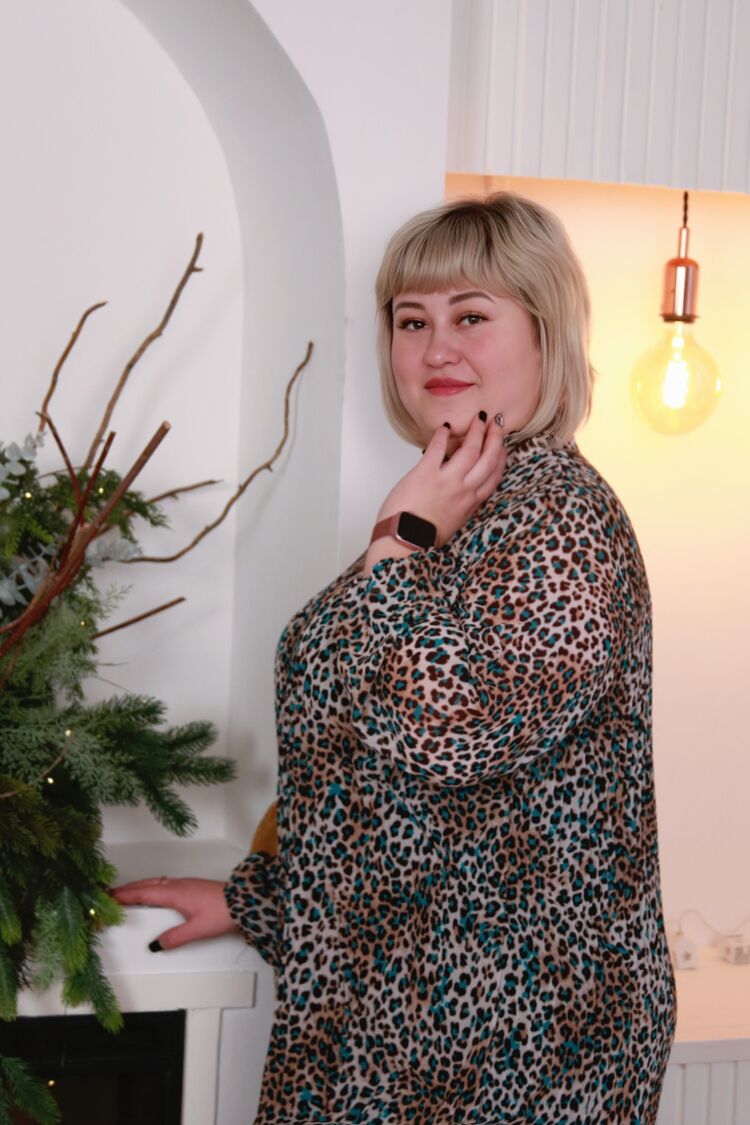  48569735  Ekaterina, 33 ,    