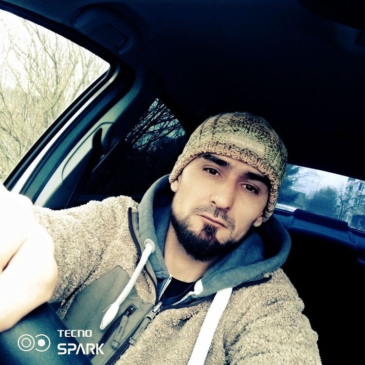  46998515  Tayr, 29 ,    