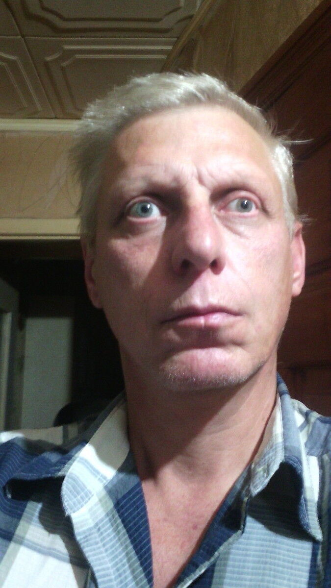  ,   Garik, 54 ,  