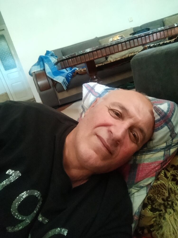  52920425  Zurab, 55 ,    