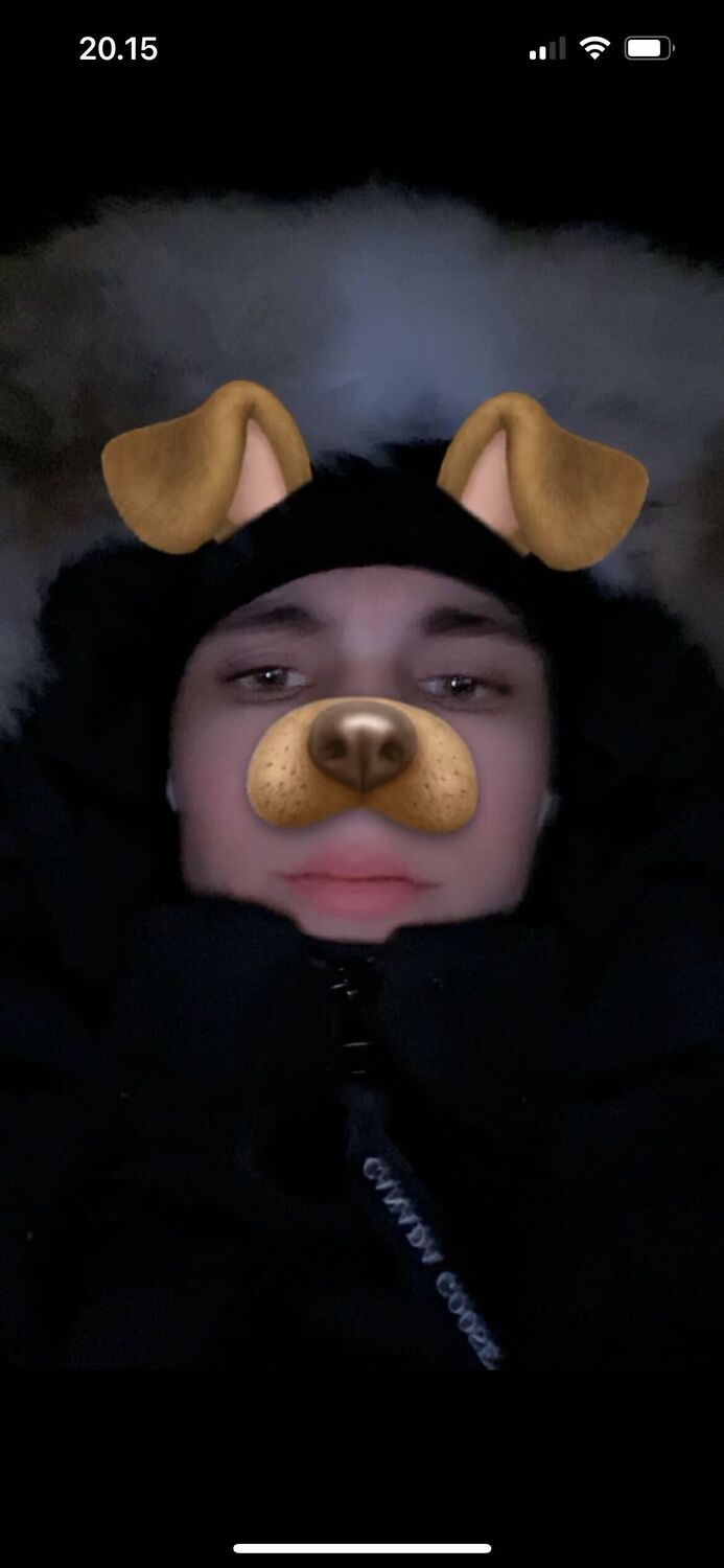  ,   Artur, 22 ,   ,   