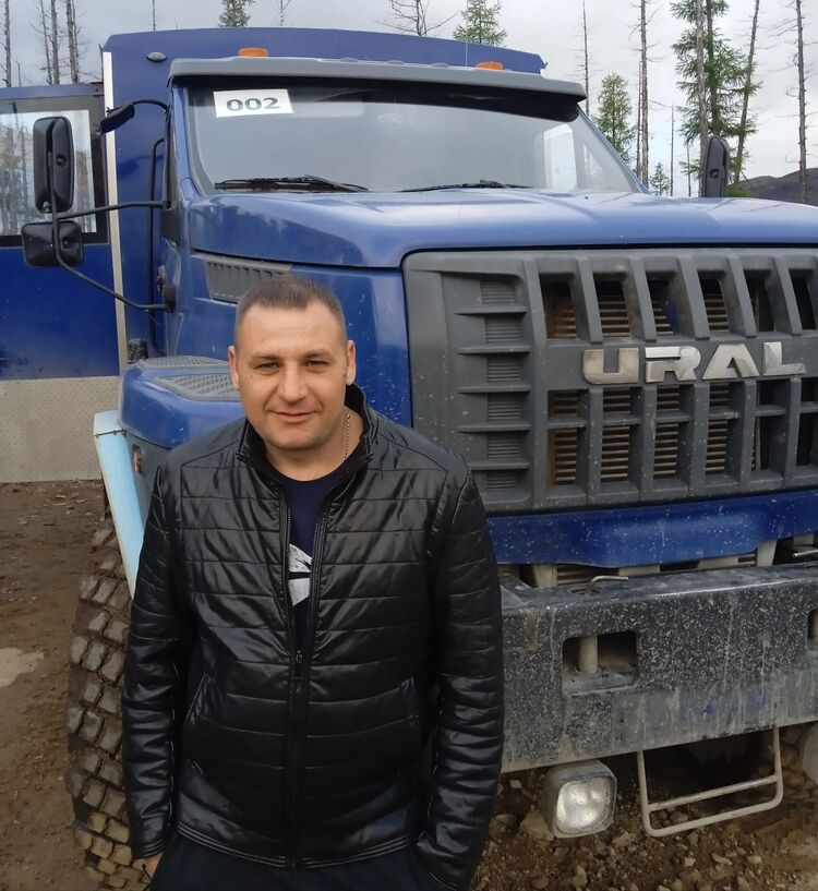  47648805  Vladimir, 37 ,    