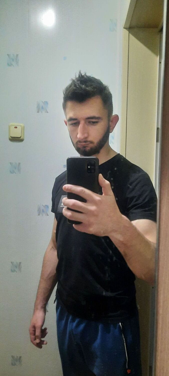  53761015  Tigran, 22 ,    