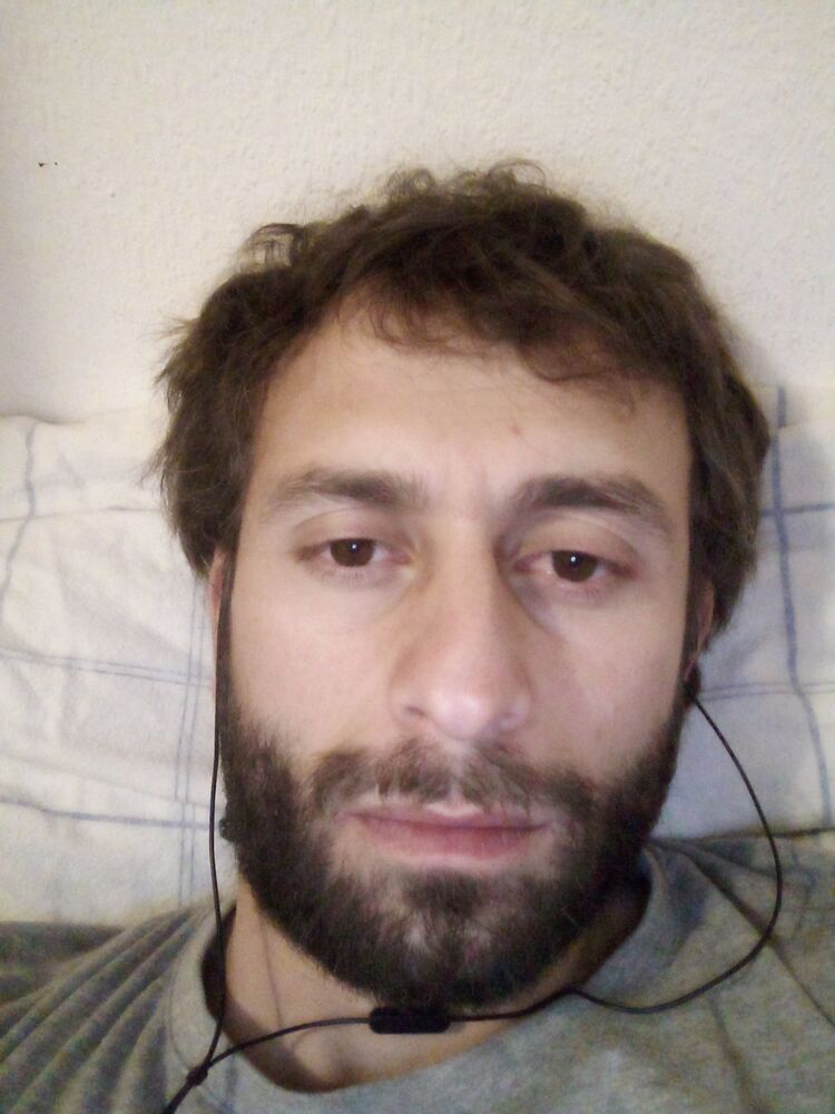  40497255  David, 32 ,    