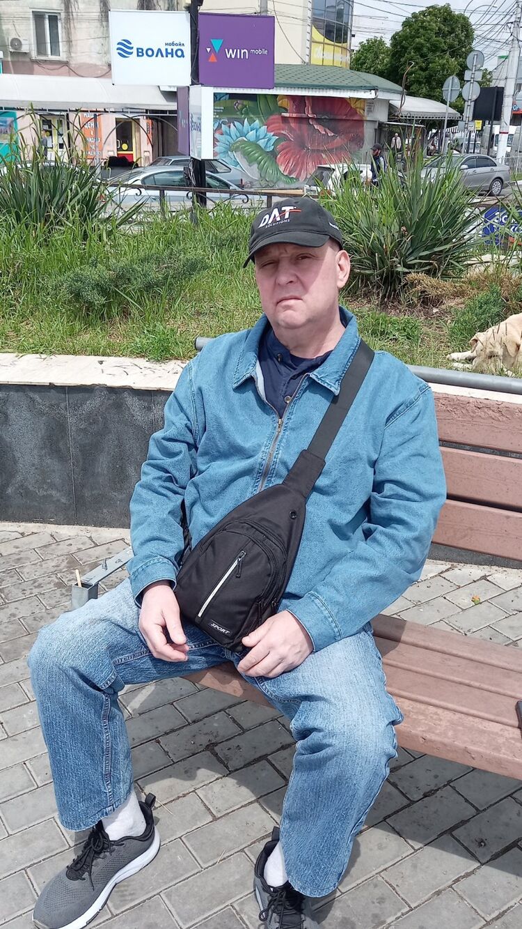  26675875  Oleg, 57 ,    