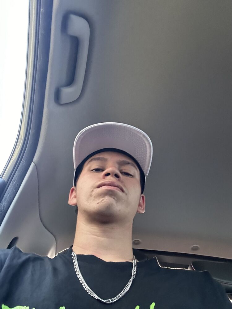  --,   Lucas, 21 ,   ,   