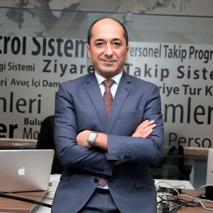  42829245  Emre, 48 ,    