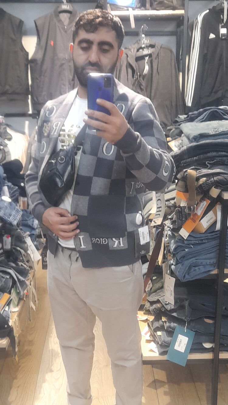  54561905  Vuqar, 31 ,    