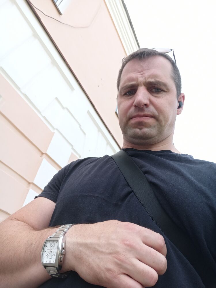  ,   Dima, 44 ,   ,   , c , 