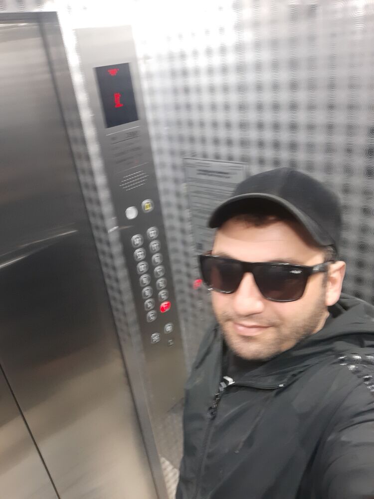  ,   Mher, 33 ,     